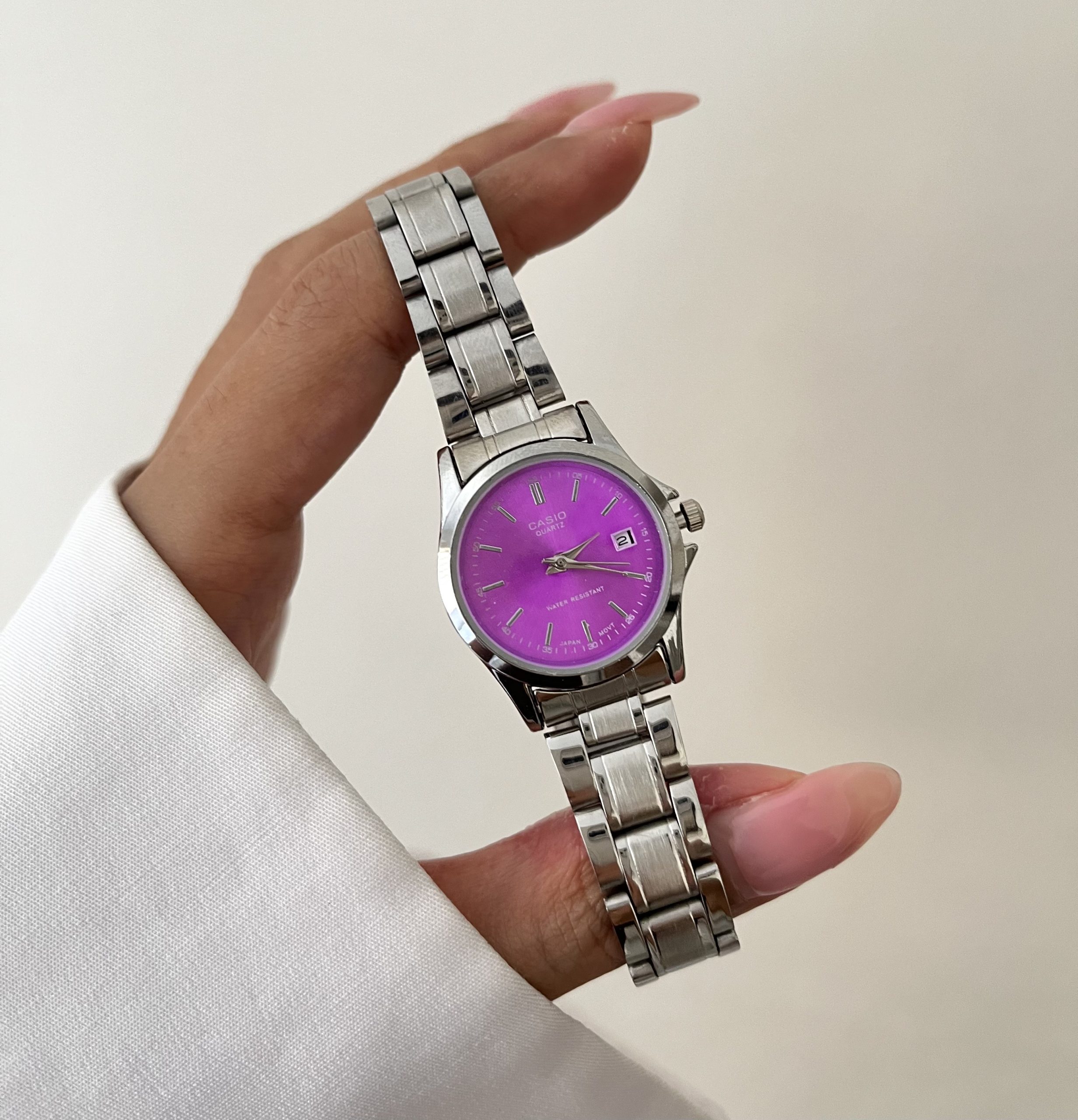 ساعت زنانه کاسیو  تقویم دار صفحه سرخابی بند سیلور