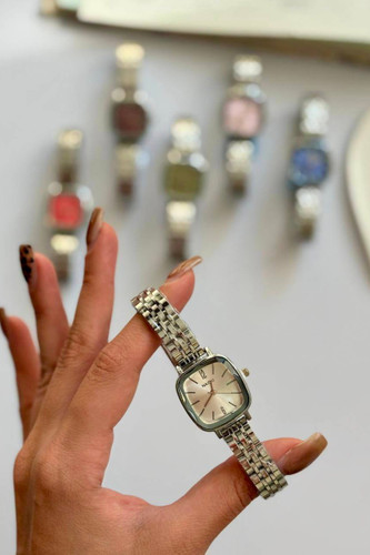 ساعت مچی زنانه نایدو مدل شیشه تراش رنگ سفید