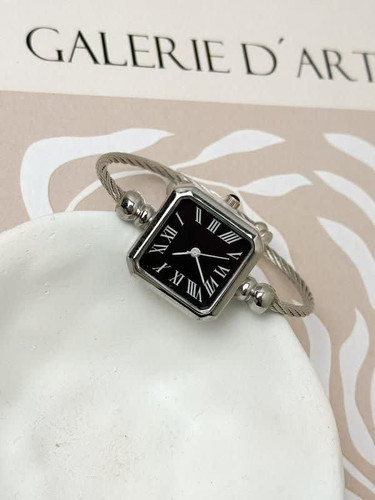 ساعت زنانه بنگل بند النگویی صفحه مربعی