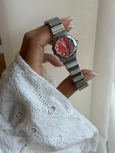 ساعت زنانه امگا بند سیلور نگین دار