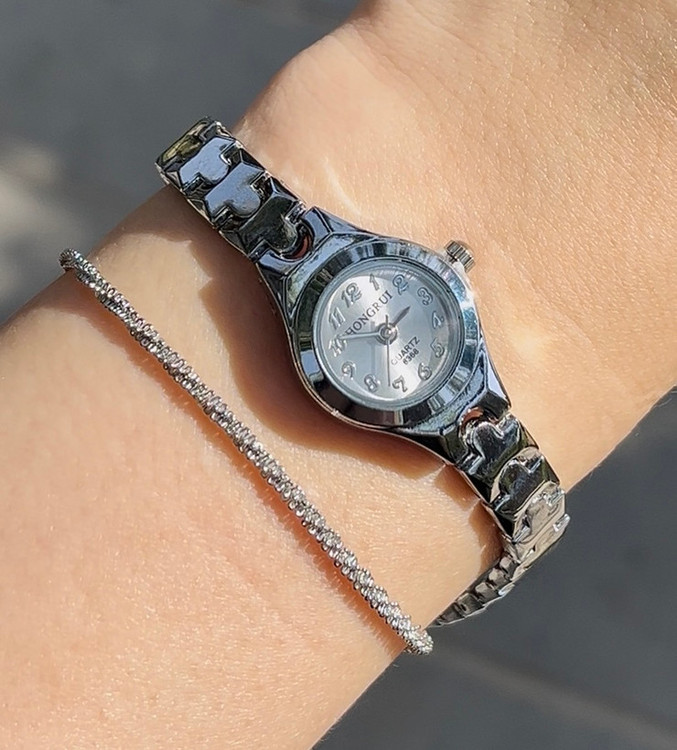 ساعت هانگری زنانه بند قابل تنظیم