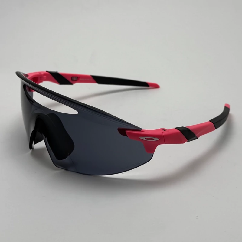 عینک آفتابی اسپرت Oakley اوکلی با لنز PRIZM  مشکی دسته صورتی کد 9407