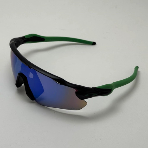 عینک آفتابی اسپرت اوکلی Oakley مدل Radar EV Path عدسی آبی هفت رنگ فریم مشکی کد 9208