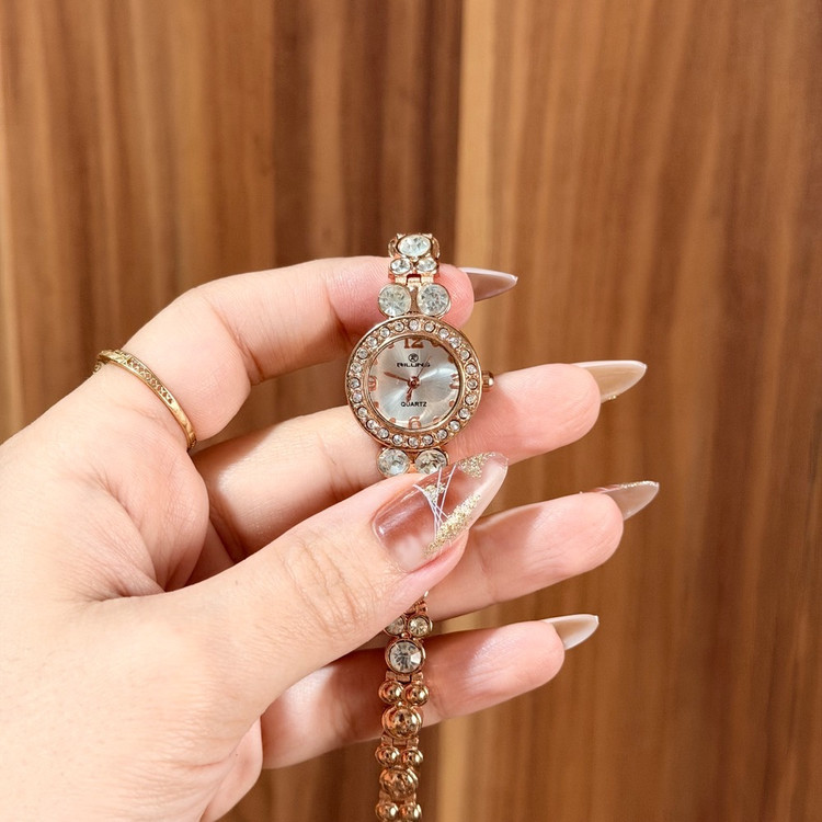 ⌚ ساعت زنانه نگیندار ROLYN